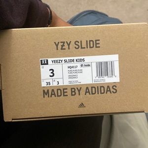 3y kids Yeezy slides (pure)